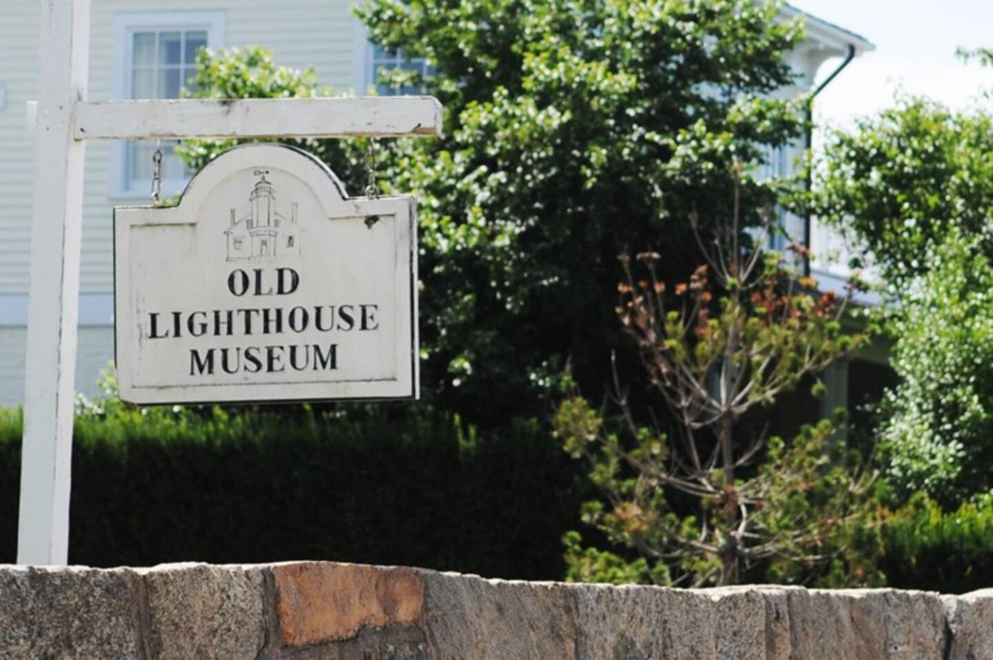 Walk To The Beach "The Borough" Apartment Stonington Exterior photo